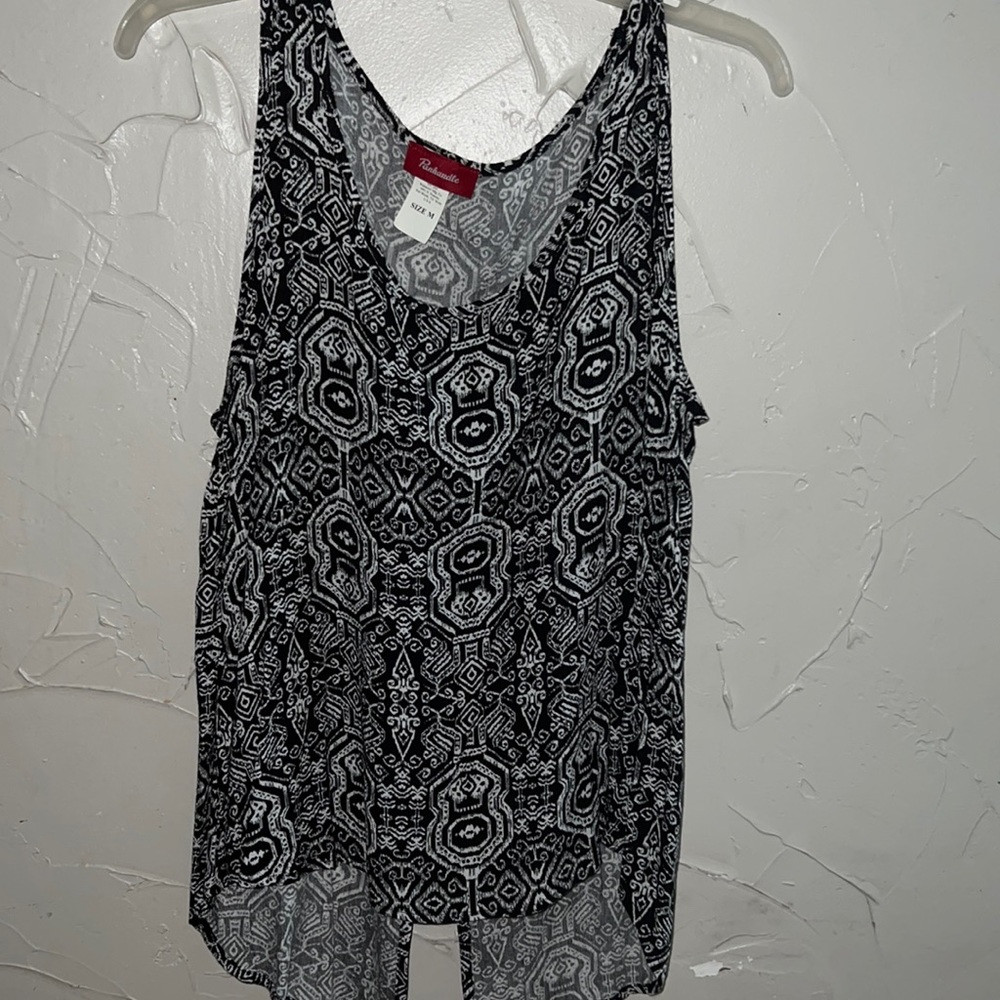 Black n white tank